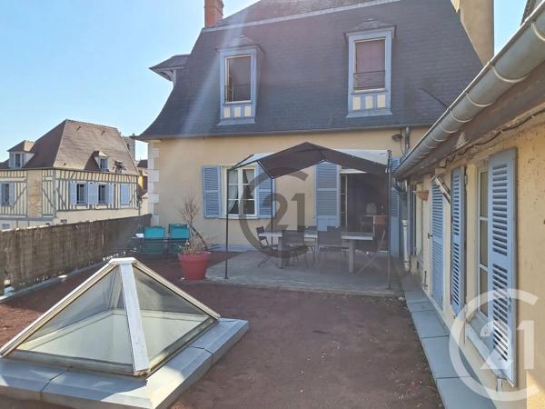 Immeuble à vendre  255,20 m 2   AUXERRE  - 89