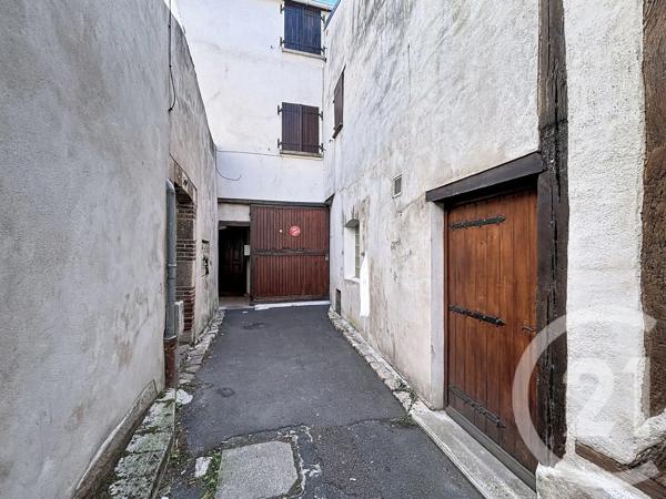 Immeuble à vendre  307 m 2   SENS  - 89