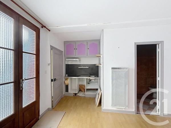 Immeuble à vendre  307 m 2   SENS  - 89