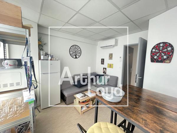 Bureaux à louer 50 m² Lattes rez de chaussée entièrement rénové