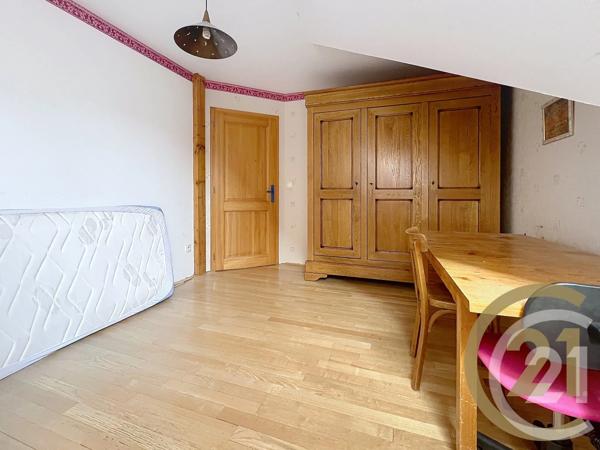 Maison à vendre  8 pièces - 159 m 2   BUC  - 90