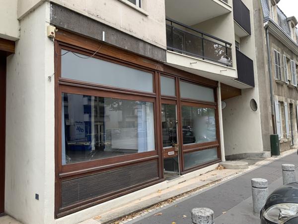 LOCAL COMMERCIAL AVENUE DAUPHINE
