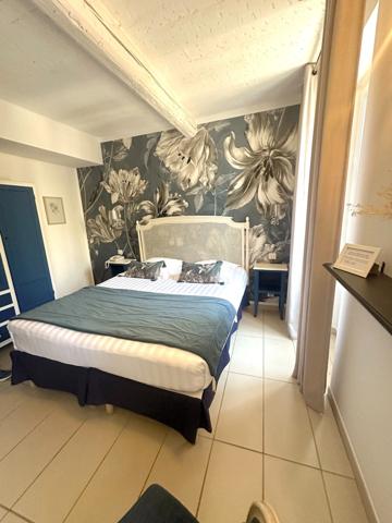 A vendre VAR (83), FDC avec MURS, hotel de charme 3 étoiles, restaurant, piscine, CA 221KE