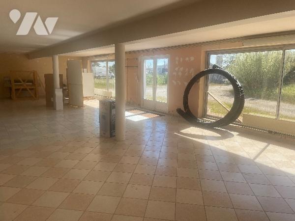 BATIMENT INDUSTRIEL ET COMMERCIAL.