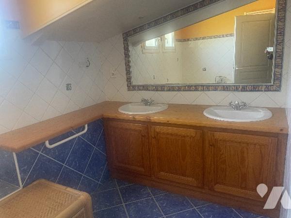 BATIMENT INDUSTRIEL ET COMMERCIAL.