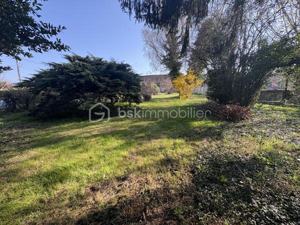 Terrain de 1 127 m²