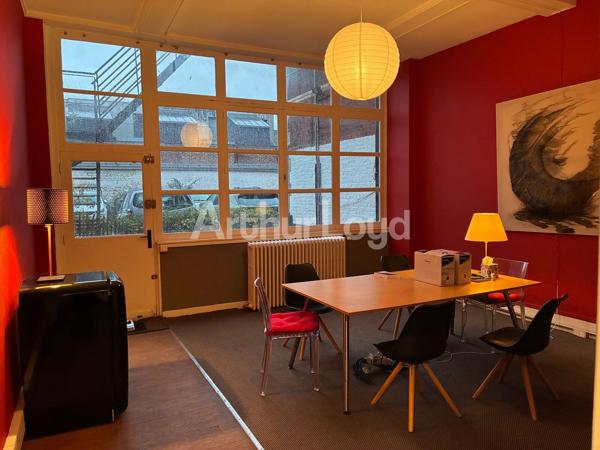 Bureaux indépendants avec cachet, extérieur privatif et parking à vendre/à louer - Opportunité rare à Roubaix