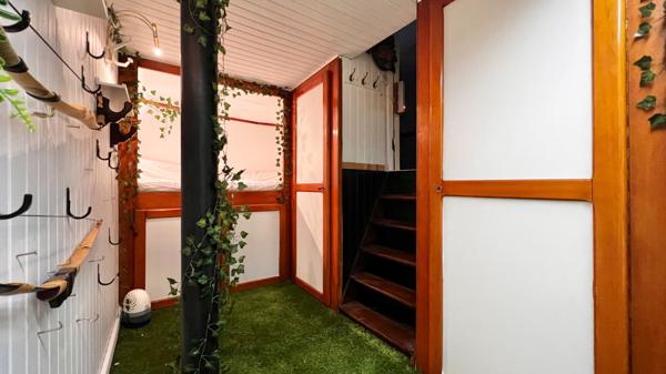 Péniche de 175m2 - ETIOLLES (91450)