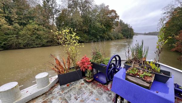 Péniche de 175m2 - ETIOLLES (91450)