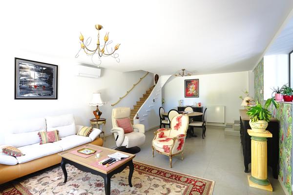 Belle maison individuelle avec piscine au coeur de La Brède.