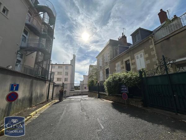 Appartement à louer 2 pièces 42.69m² Nevers (58000)