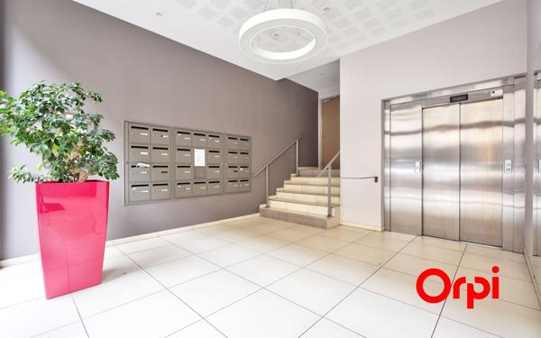 Appartement à vendre    2 pièces • 50,44 m2 Lyon 3