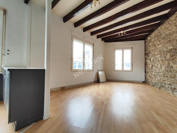 Maison a vendre a Locmine avec local commercial et appartement T4