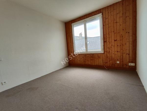 Maison a vendre a Locmine avec local commercial et appartement T4