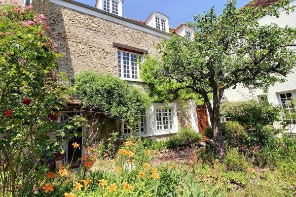 Magnifique demeure bourgeoise avec jardin au centre historique d EPERNON