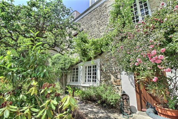 Magnifique demeure bourgeoise avec jardin au centre historique d EPERNON