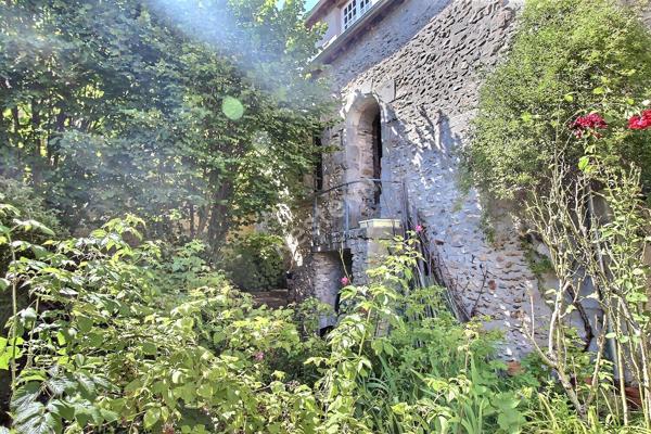 Magnifique demeure bourgeoise avec jardin au centre historique d EPERNON