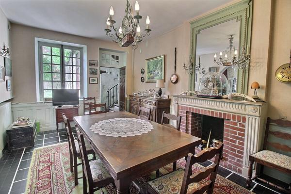 Magnifique demeure bourgeoise avec jardin au centre historique d EPERNON