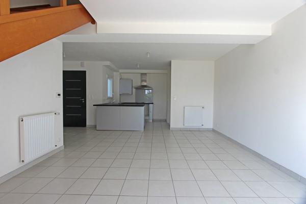 UNE MAISON RÉCENTE SUR PLUGUFFAN. -