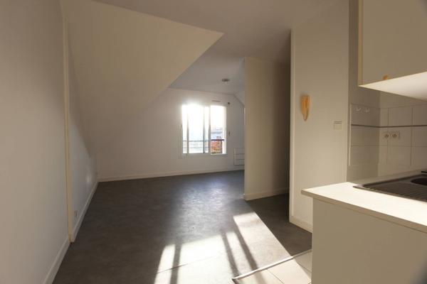 à louer appartement T1 renové sur les rives du Steir.