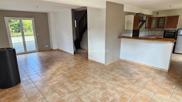 Vente Maison 8 pièces 147 m2 à Argences