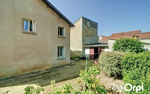 Maison à vendre    6 pièces •  Commentry