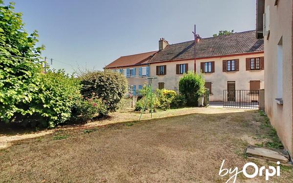 Maison à vendre    6 pièces •  Commentry