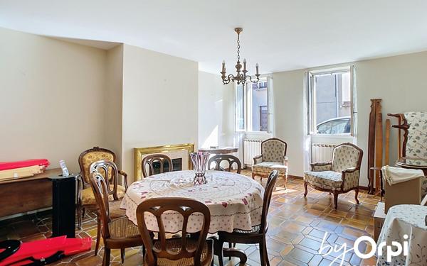 Maison à vendre    6 pièces •  Commentry