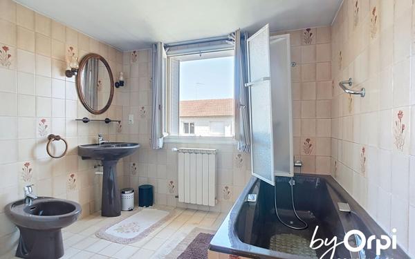 Maison à vendre    6 pièces •  Commentry