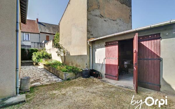 Maison à vendre    6 pièces •  Commentry