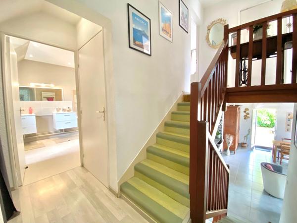 MAISON FAMILIALE – 113 m² – 4 CHAMBRES – JARDIN – GARAGE – GLOS (14100)