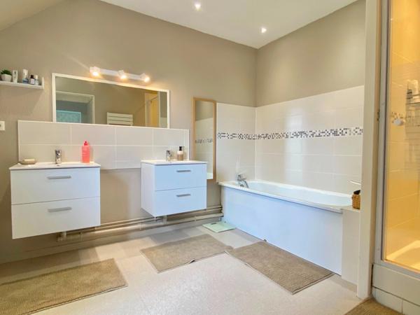 MAISON FAMILIALE – 113 m² – 4 CHAMBRES – JARDIN – GARAGE – GLOS (14100)
