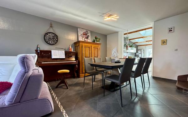 Maison à vendre    4 pièces • 101 m2 Saint-Quentin