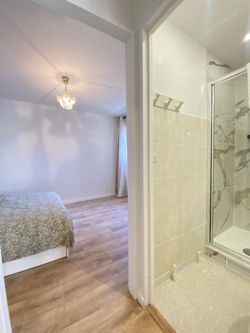 Appartement
         4 pièces
        - 71 m² 399 000 € *
