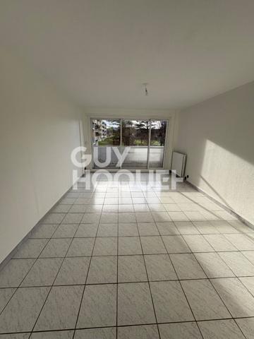 Appartement 4 pièces de 80 M2 secteur de la piscine à St Symphorien D Ozon