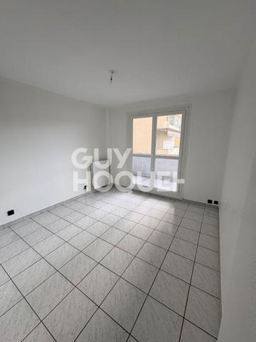 Appartement 4 pièces de 80 M2 secteur de la piscine à St Symphorien D Ozon