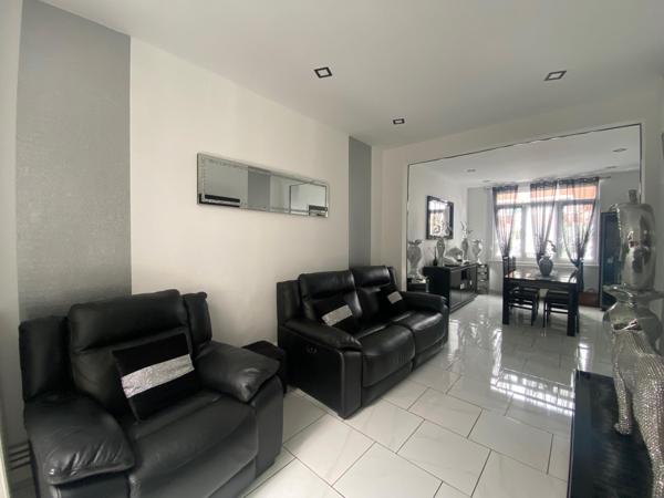 MAISON SEMI-INDIVIDUELLE AVEC GARAGE