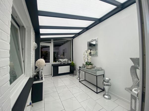 MAISON SEMI-INDIVIDUELLE AVEC GARAGE
