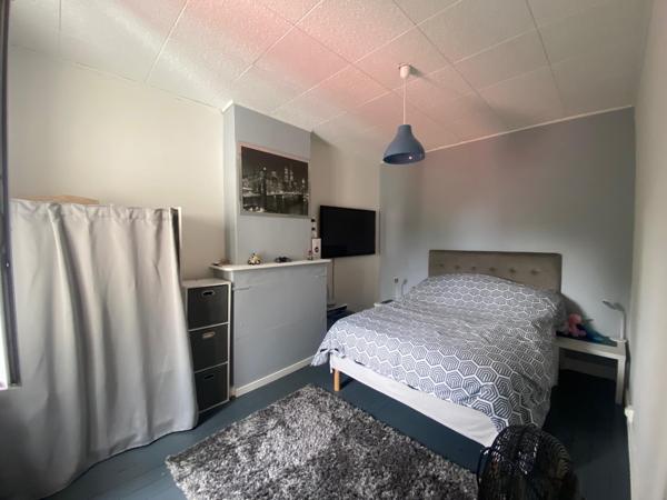 MAISON SEMI-INDIVIDUELLE AVEC GARAGE