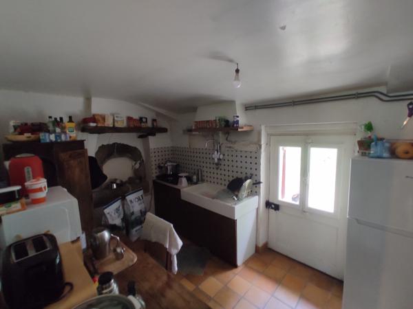 MAISON DE VILLAGE A RENOVER