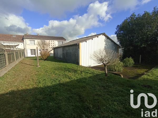 Maison 5 pièces de 150 m² à Châtillon-sur-Thouet (79200)