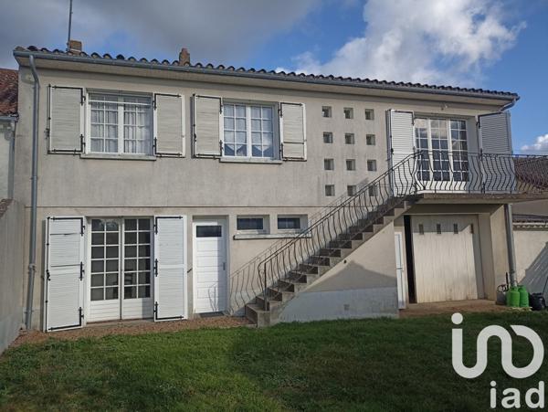 Maison 5 pièces de 150 m² à Châtillon-sur-Thouet (79200)