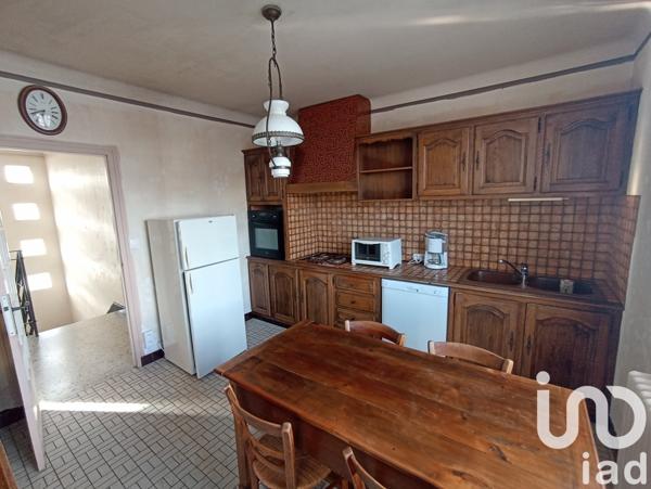 Maison 5 pièces de 150 m² à Châtillon-sur-Thouet (79200)