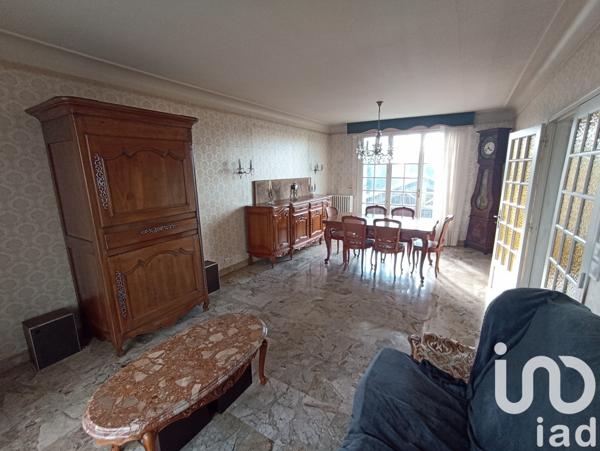 Maison 5 pièces de 150 m² à Châtillon-sur-Thouet (79200)