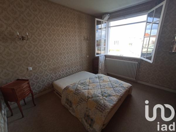 Maison 5 pièces de 150 m² à Châtillon-sur-Thouet (79200)