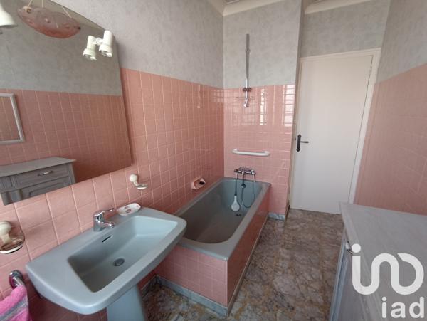 Maison 5 pièces de 150 m² à Châtillon-sur-Thouet (79200)