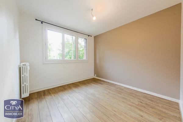 Appartement à vendre 4 pièces 67m² Saint-Cyr-sur-Loire (37540)