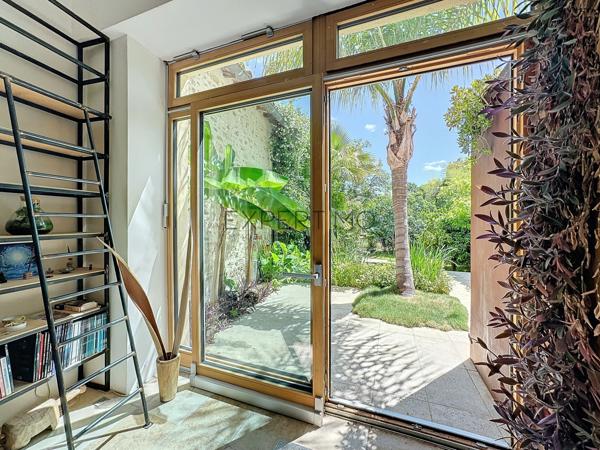 Lavérune (34880) Lavérune. Maison passive bioclimatique d'architecte dans domaine historique.