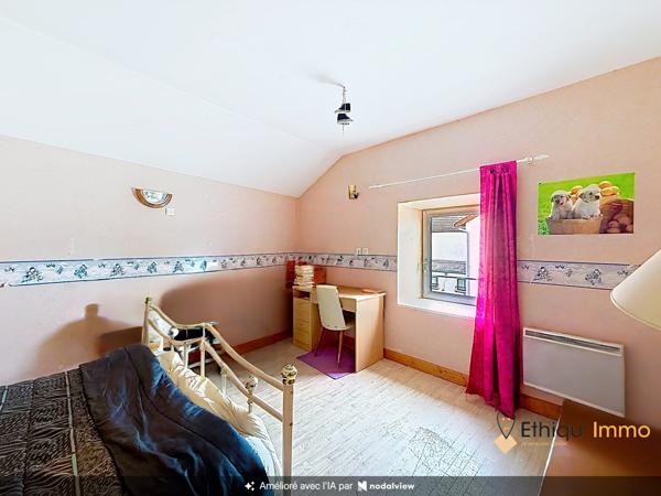 Maison de 125 m² – 3 chambres, dépendances et jardin clos – Travaux à prévoir