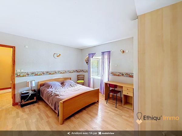 Maison de 125 m² – 3 chambres, dépendances et jardin clos – Travaux à prévoir